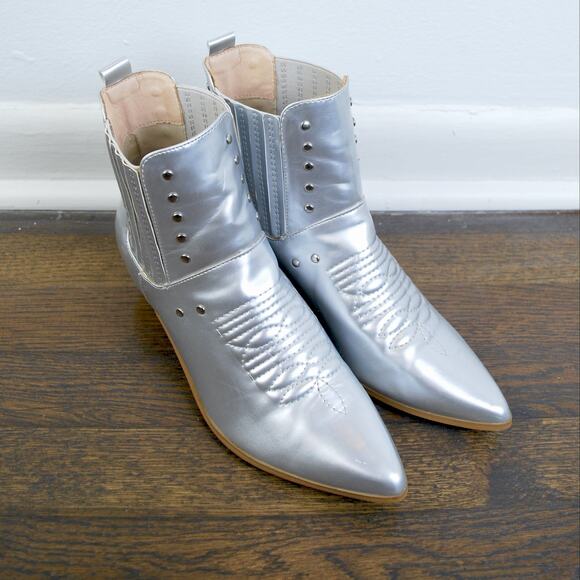 Cape Robbin "Dove" Silver Metallic Cowgirl Cowboy Western Pointed Festival Boot - Picture 2 of 8